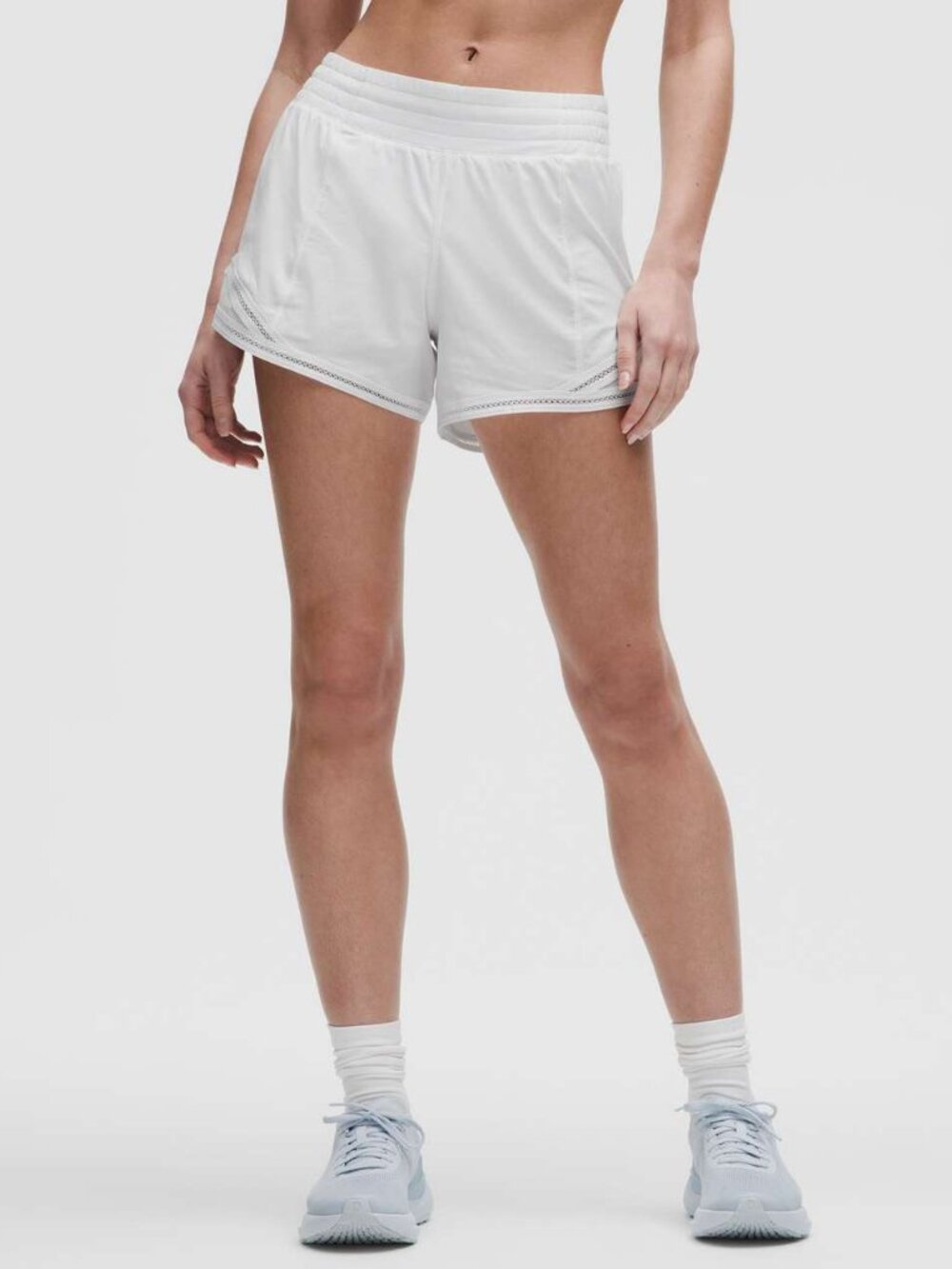 Lululemon Hotty Hot High-Rise Lined Short 4" *Lace Trim